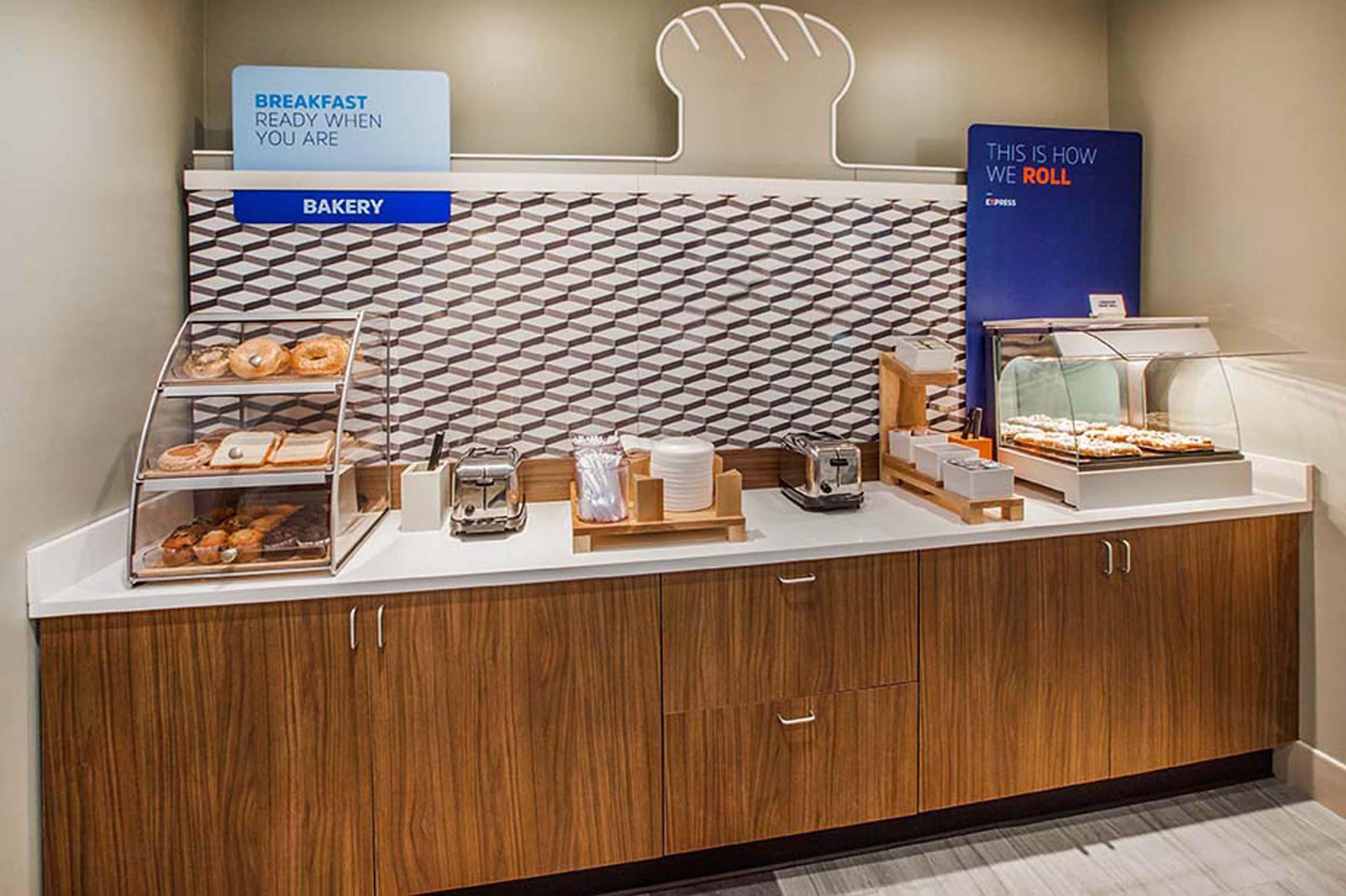 Holiday Inn Express Fresno Northwest - Herndon By Ihg Eksteriør bilde